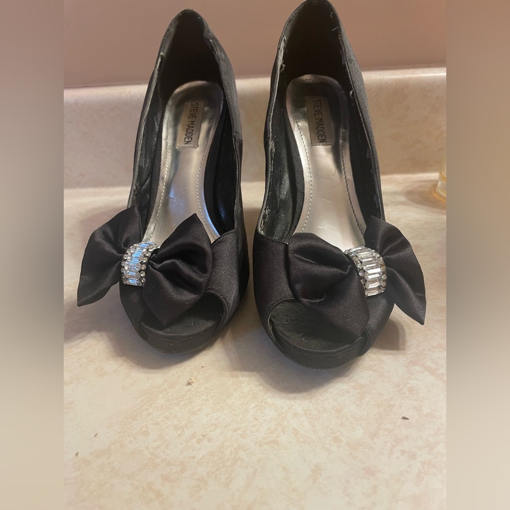 Steve Madden Black Satin Heels with Bow Accent with rhinestone accent - Picture 2 of 3